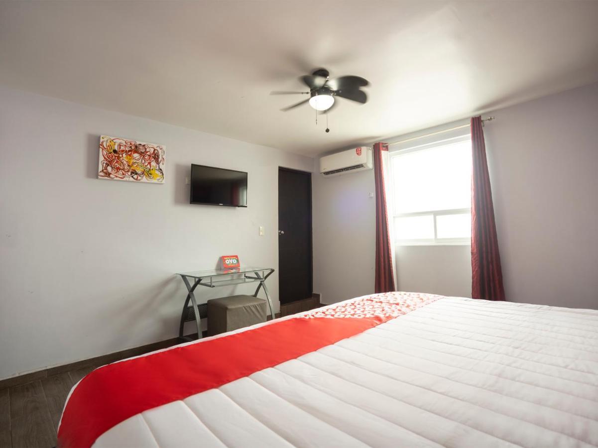 Adhoc Express Hotel Monterrey Buitenkant foto