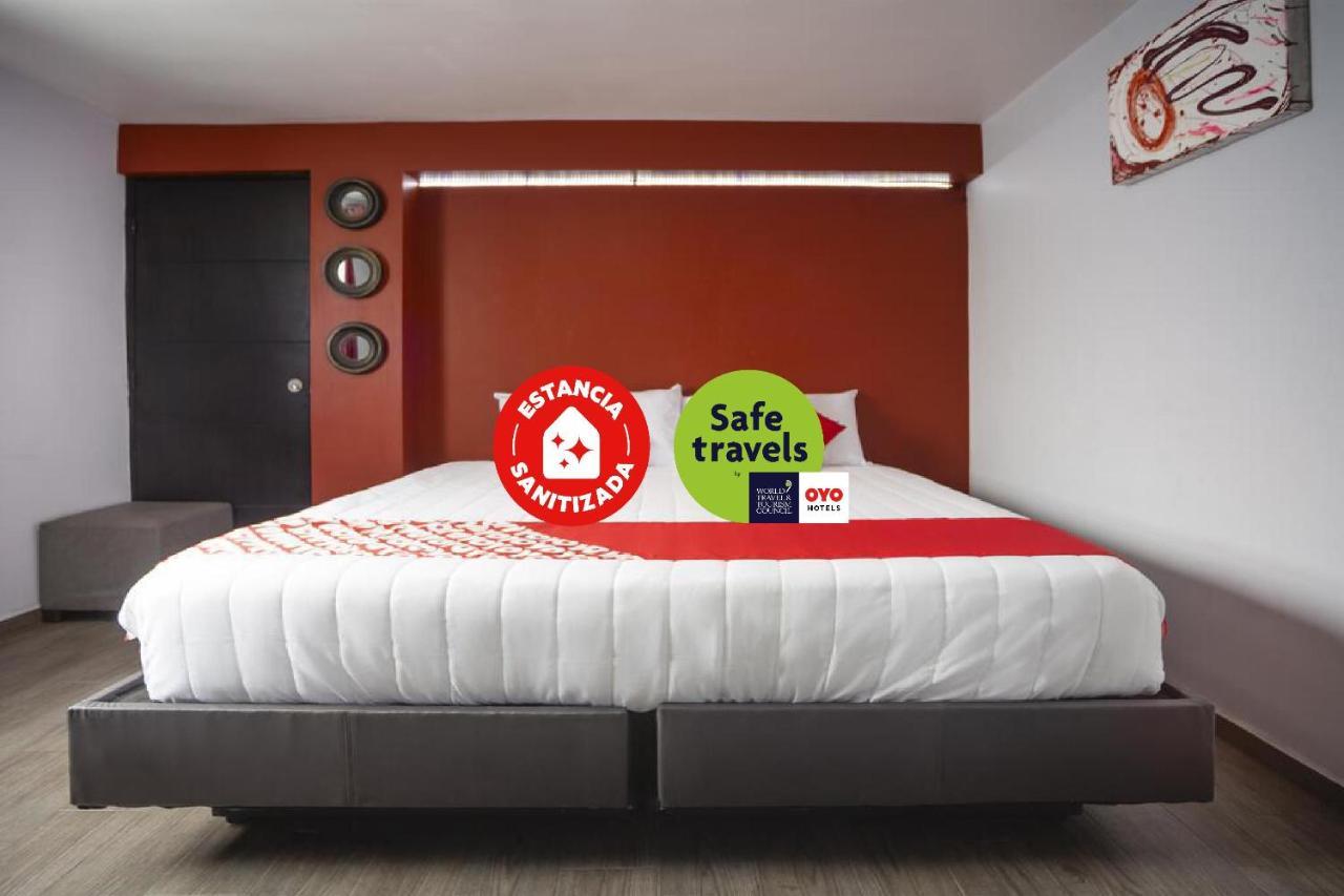 Adhoc Express Hotel Monterrey Buitenkant foto