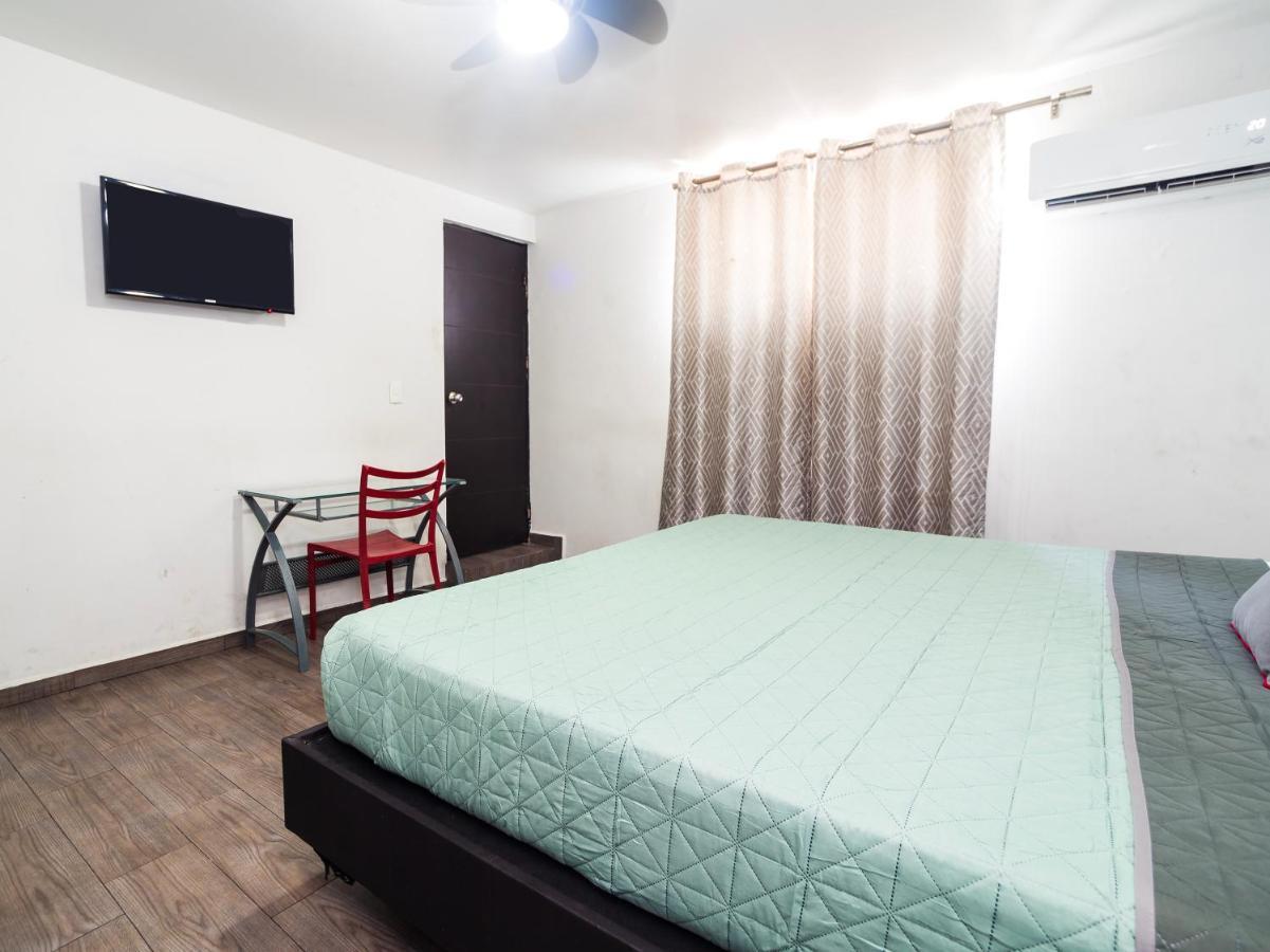 Adhoc Express Hotel Monterrey Buitenkant foto